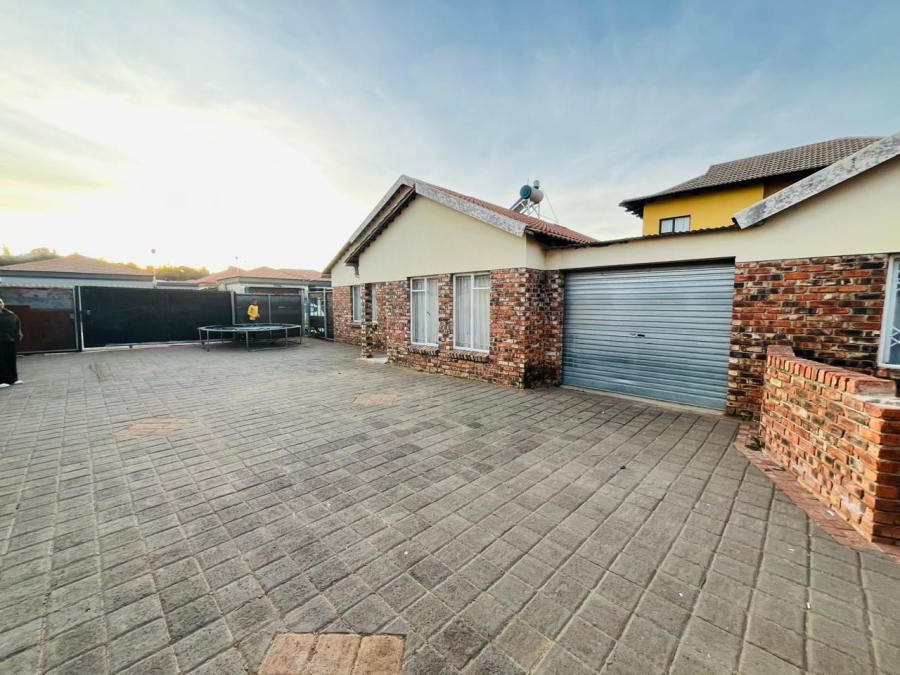 2 Bedroom Property for Sale in Vista Park Free State